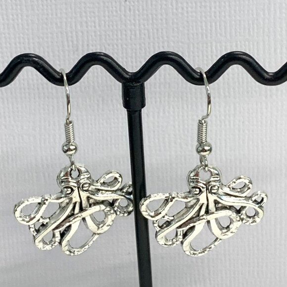 Octopus Earring, Gift, Octopus Jewelry, Marine Animal Earring, Ocean Earring - Picture 4 of 5